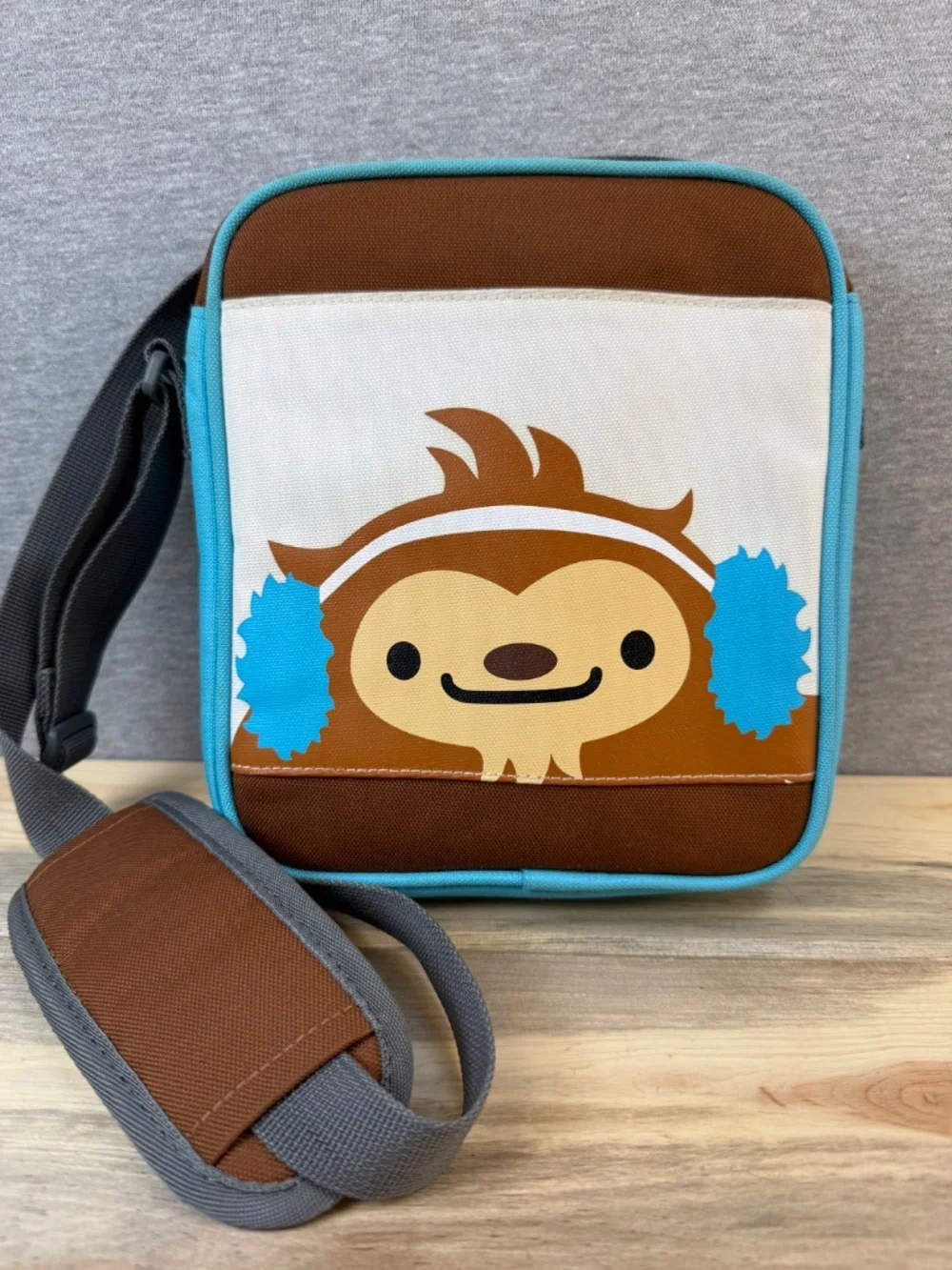 Vancouver 2010 Winter Olympics Mascot QUATCHI Shoulder Strap Bag Great Condition